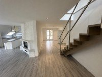 Hauptbild Großzügige 5-Zimmer-Wohnung auf 288 m² - Wohnen mit Kamin und Kochinsel