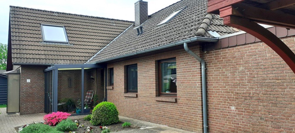 Stra�enansicht Zweifamilienhaus Fintel