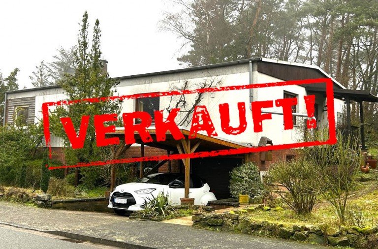 Stra�enseite Lohne (Oldenburg) Einfamilienhaus Ebenerdiges Einfamilienhaus mit Garage in Lohne zu verkaufen.Voll unterkellert.