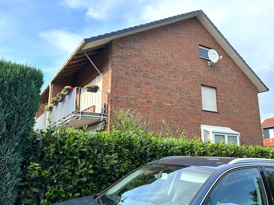 Stra�enansicht Zweifamilienhaus Barnstorf