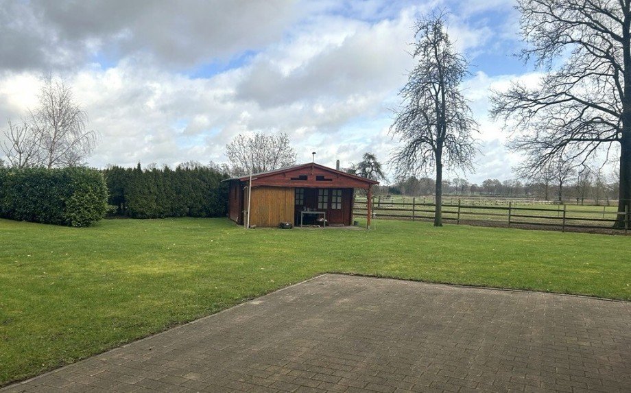 Gartenhaus mit Sauna u. Partytheke Zweifamilienhaus Bakum / Hausstette