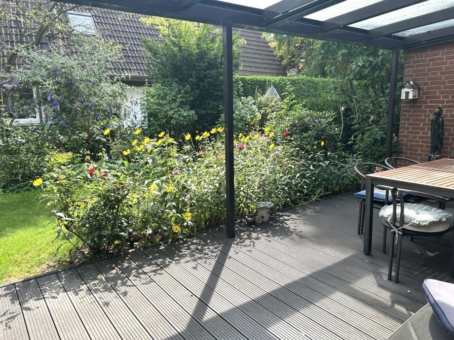 Blick von der Terrasse in den Garten Einfamilienhaus Vechta