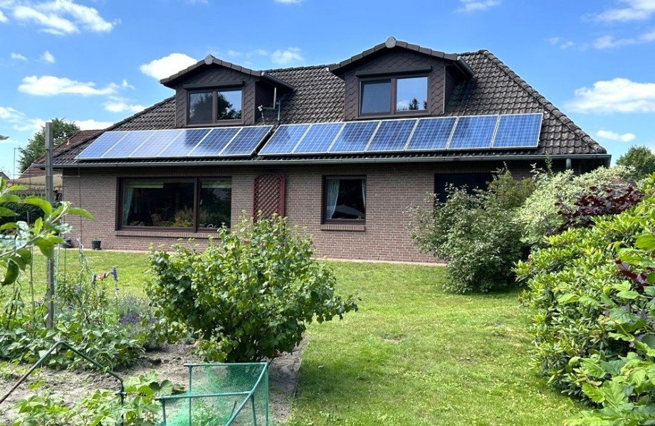 Gartenansicht Zweifamilienhaus Fintel