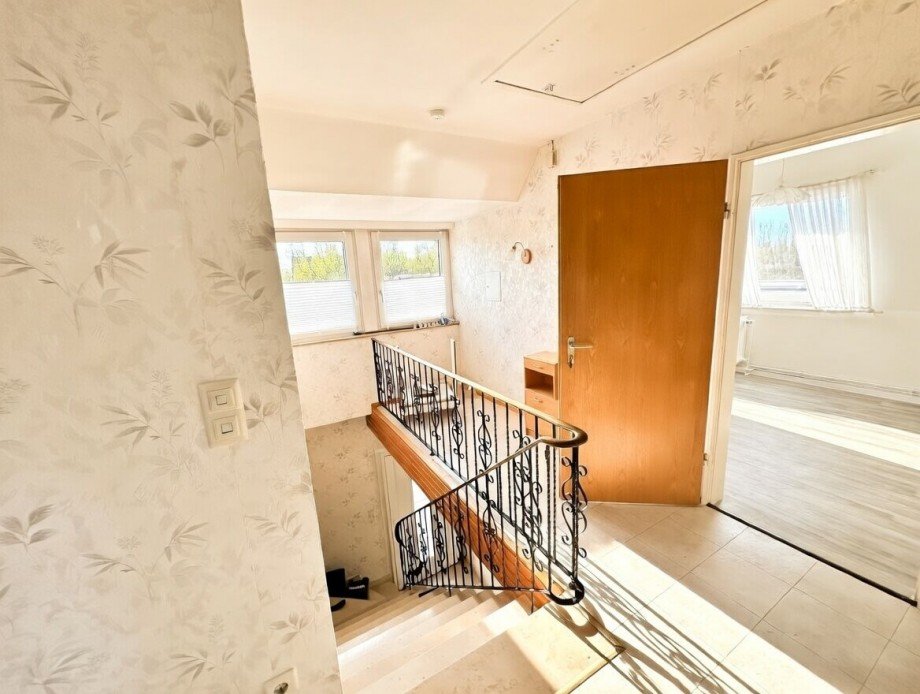 Flur (2) Dachgeschosswohnung Twistringen