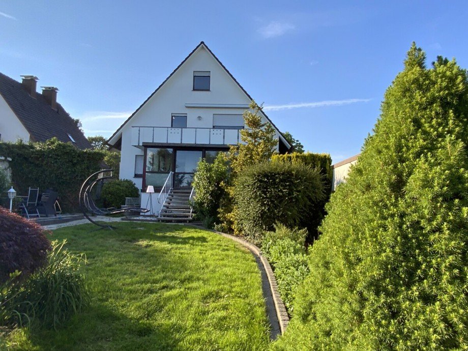 Gartenansicht s�dlich Zweifamilienhaus Hiddenhausen / Oetinghausen