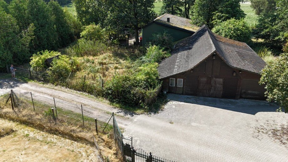 Luftaufnahme Stallgeb�ude mit Zufahrt Landhaus Hude (Oldenburg)