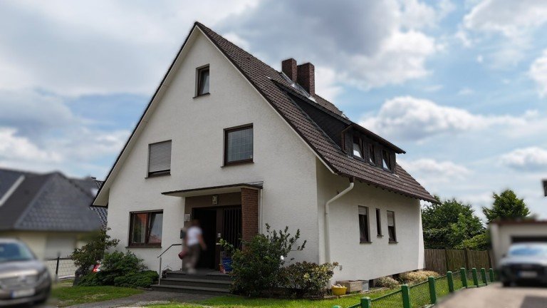 AnsichtNord-West Hiddenhausen / Oetinghausen Zweifamilienhaus Ger�umiges Zweifamilienhaus in 32120 Hiddenhausen-Oetinghausen