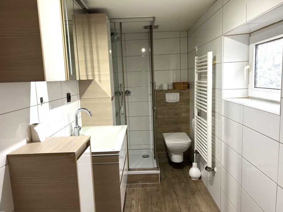 Badezimmer Doppelhaush�lfte L�ningen