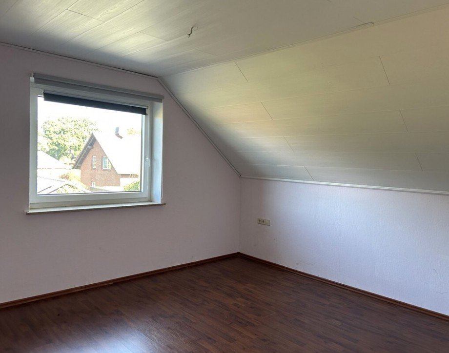OG: Schlafzimmer Zweifamilienhaus Gro�enkneten