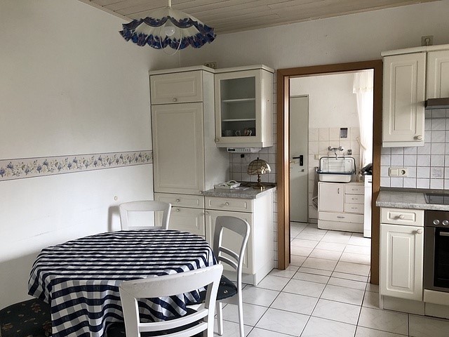 Blick in die K�che und den Hauswirtschaftsraum Einfamilienhaus Quakenbr�ck