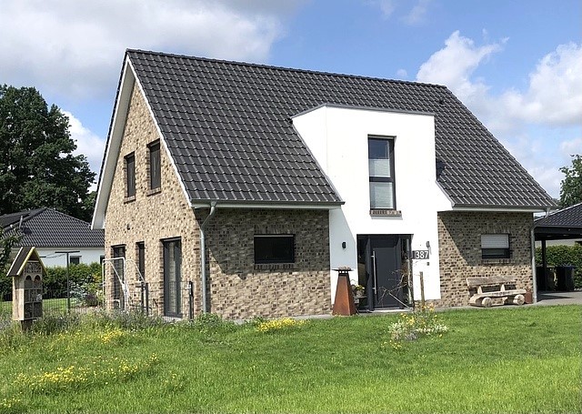 Stra�enansicht Einfamilienhaus Barver