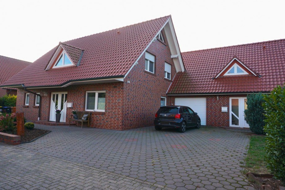 Titelbild Zweifamilienhaus Barnstorf