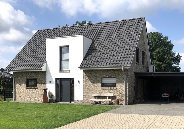 Wohnhaus mit Doppelcarport Einfamilienhaus Barver