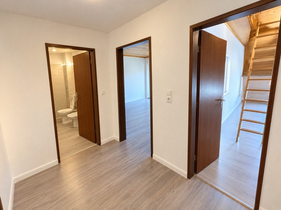 Flur Oben (2) Etagenwohnung Bremen