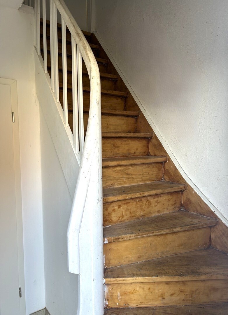 Treppenaufgang zum DG Zweifamilienhaus Moormerland