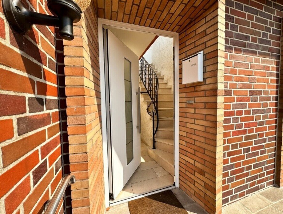 Eingangt�r Dachgeschosswohnung Twistringen