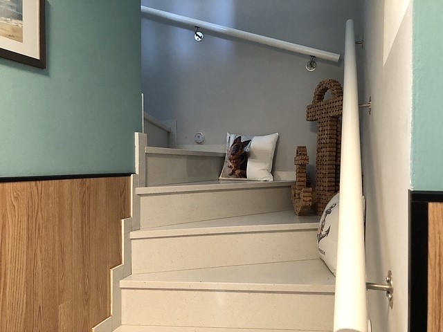Treppe zum Obergeschoss Doppelhaush�lfte Bakum