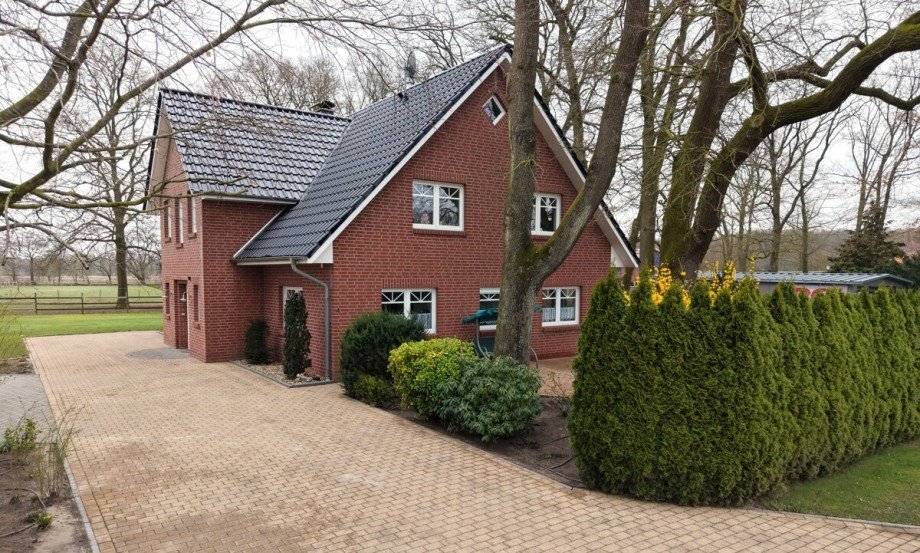 Auffahrt zum Wohnhaus Zweifamilienhaus Bakum / Hausstette