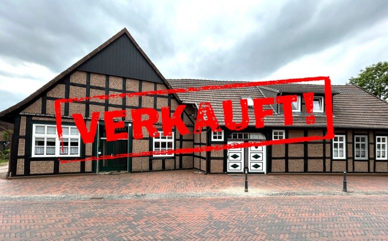 Stra�enansicht Diepholz Mehrfamilienhaus Ideal f�r Mehrgenerationen oder gro�e Familien. Saniert. Zentrale Lage. Ohne K�uferprovision!!!