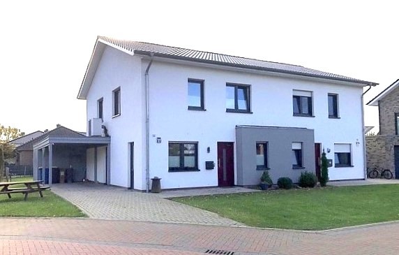  Doppelhaush�lfte Bakum