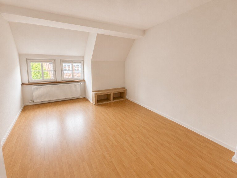 Zimmer 4 Diepholz Dachgeschosswohnung Gro�z�gige 5-Zimmer-Wohnung direkt in der Innenstadt von Diepholz