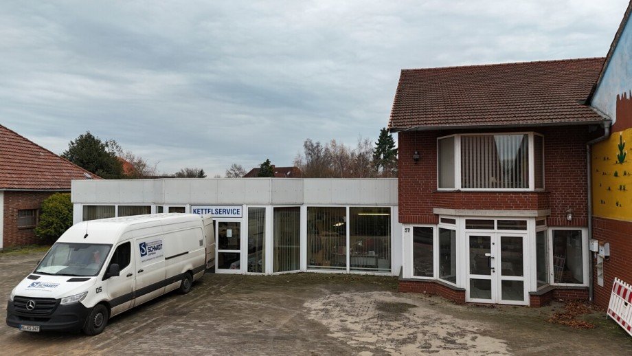 Ansicht Stra�e Autohaus Halle Diepenau
