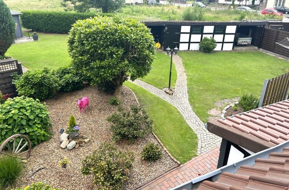 Blick von oben auf die Gartenanlage Mehrfamilienhaus Diepholz