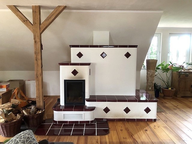 Kachelofen DG Zweifamilienhaus Hemsloh / Kellenberg