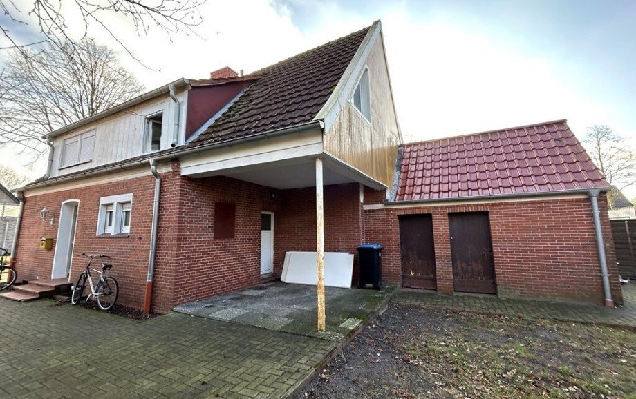 Seitenansicht Zweifamilienhaus Moormerland