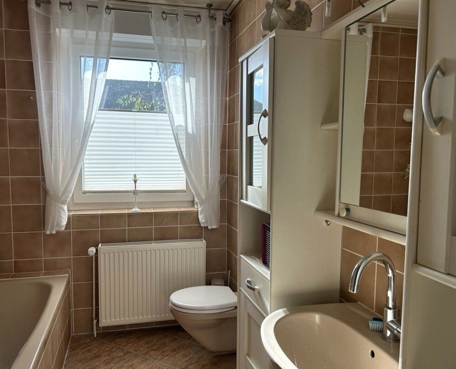 Badezimmer Zweifamilienhaus Gro�enkneten