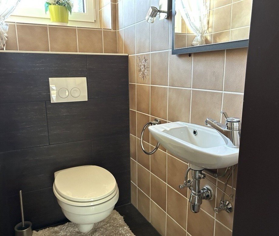 G�ste-WC Zweifamilienhaus Gro�enkneten